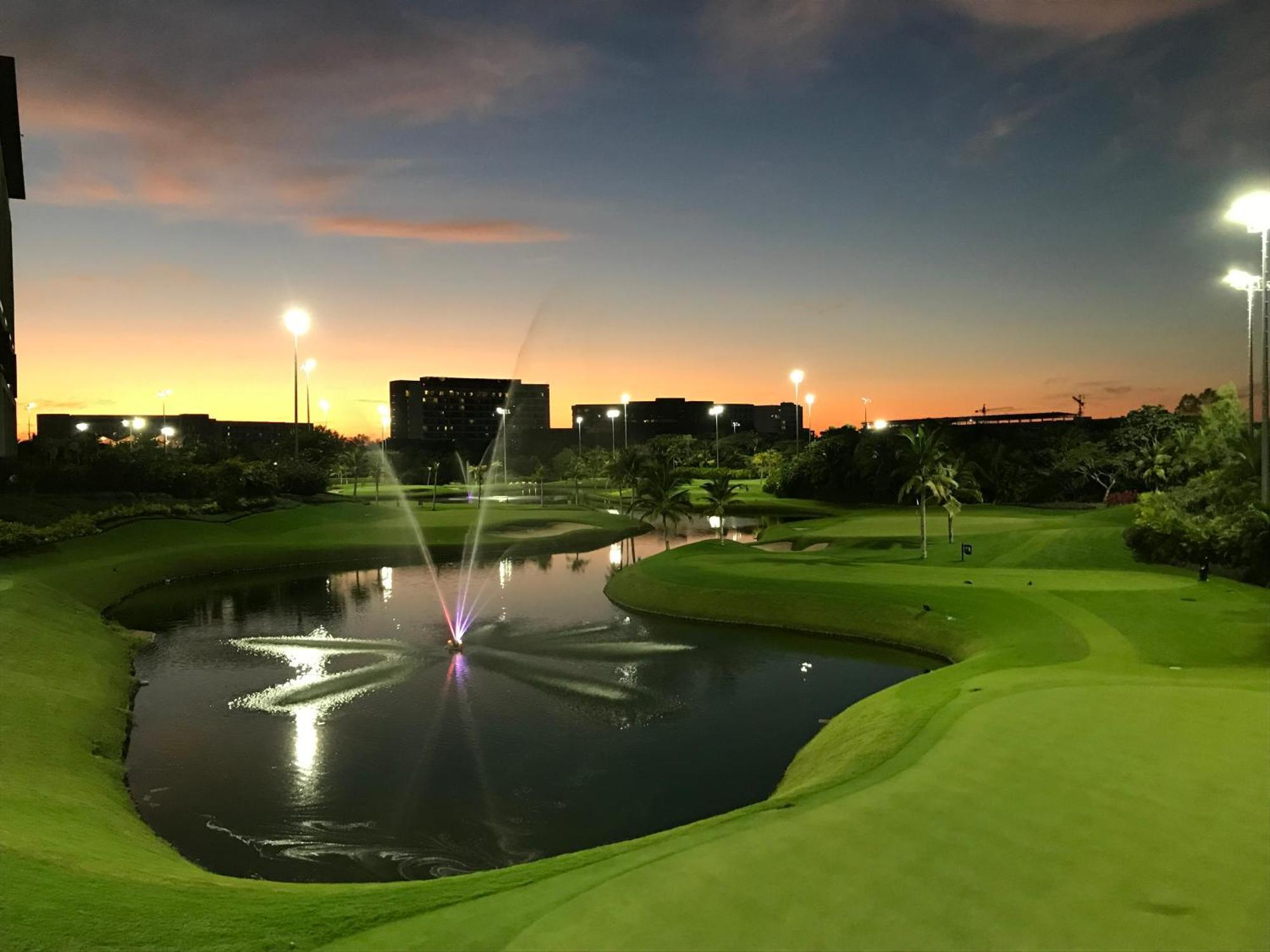 Grand Luxxe With Free Golf Hotell Nuevo Vallarta Exteriör bild