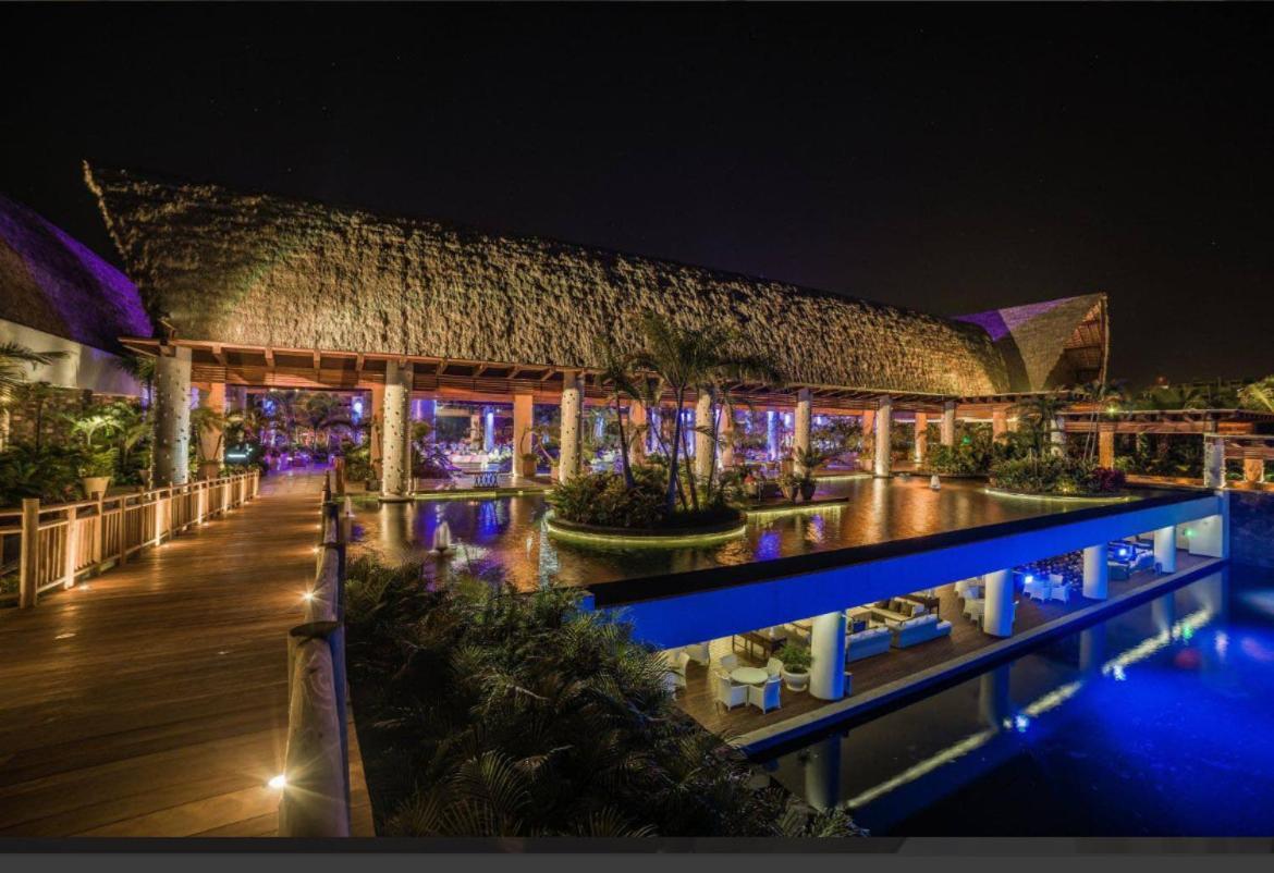 Grand Luxxe With Free Golf Hotell Nuevo Vallarta Exteriör bild