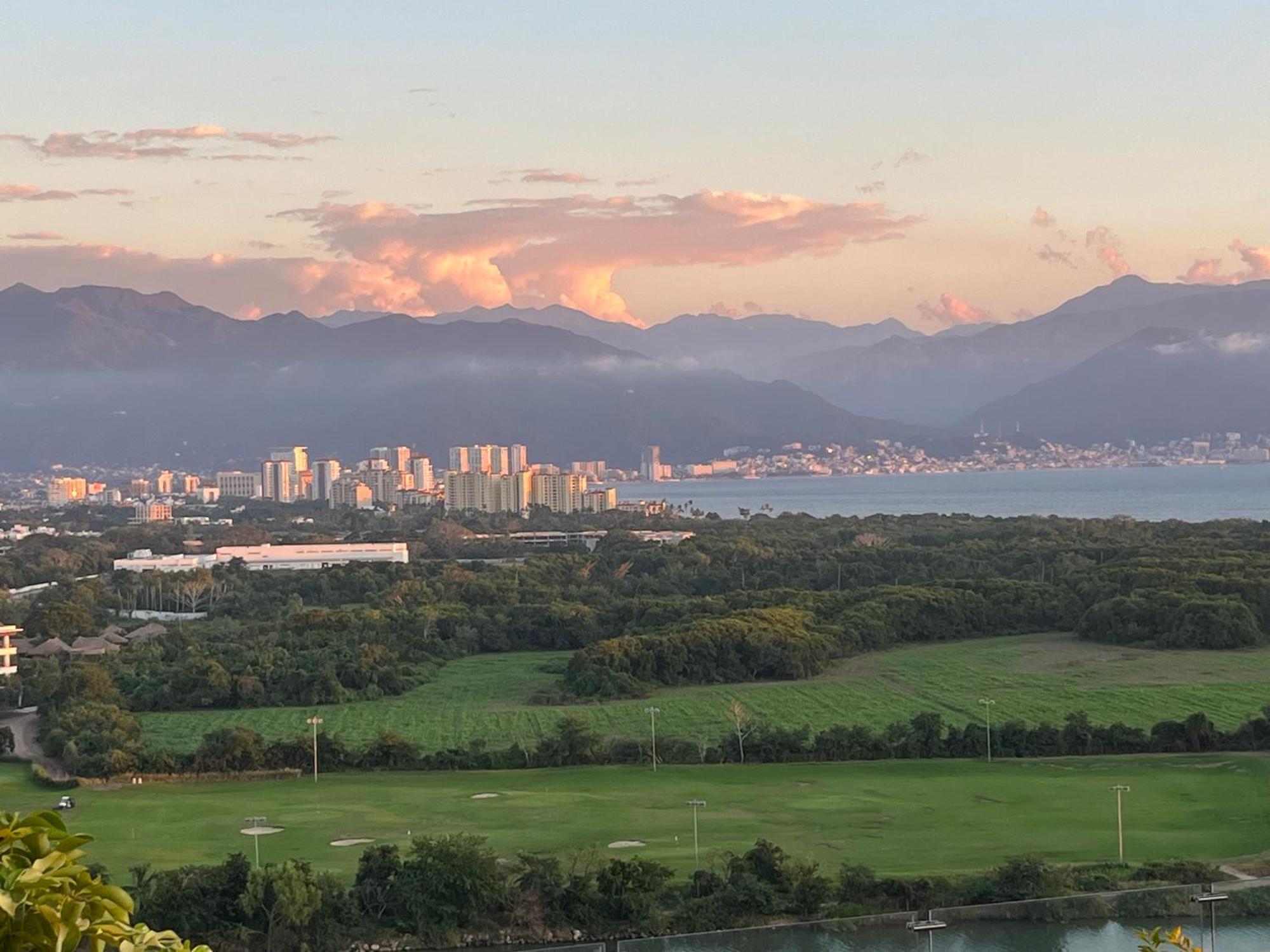 Grand Luxxe With Free Golf Hotell Nuevo Vallarta Exteriör bild